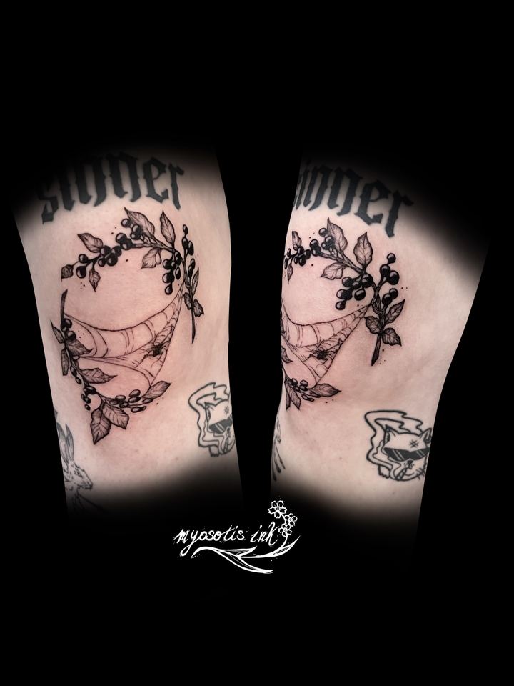 Tattoo von Luca: Schriftzüge mit Blätterkranz